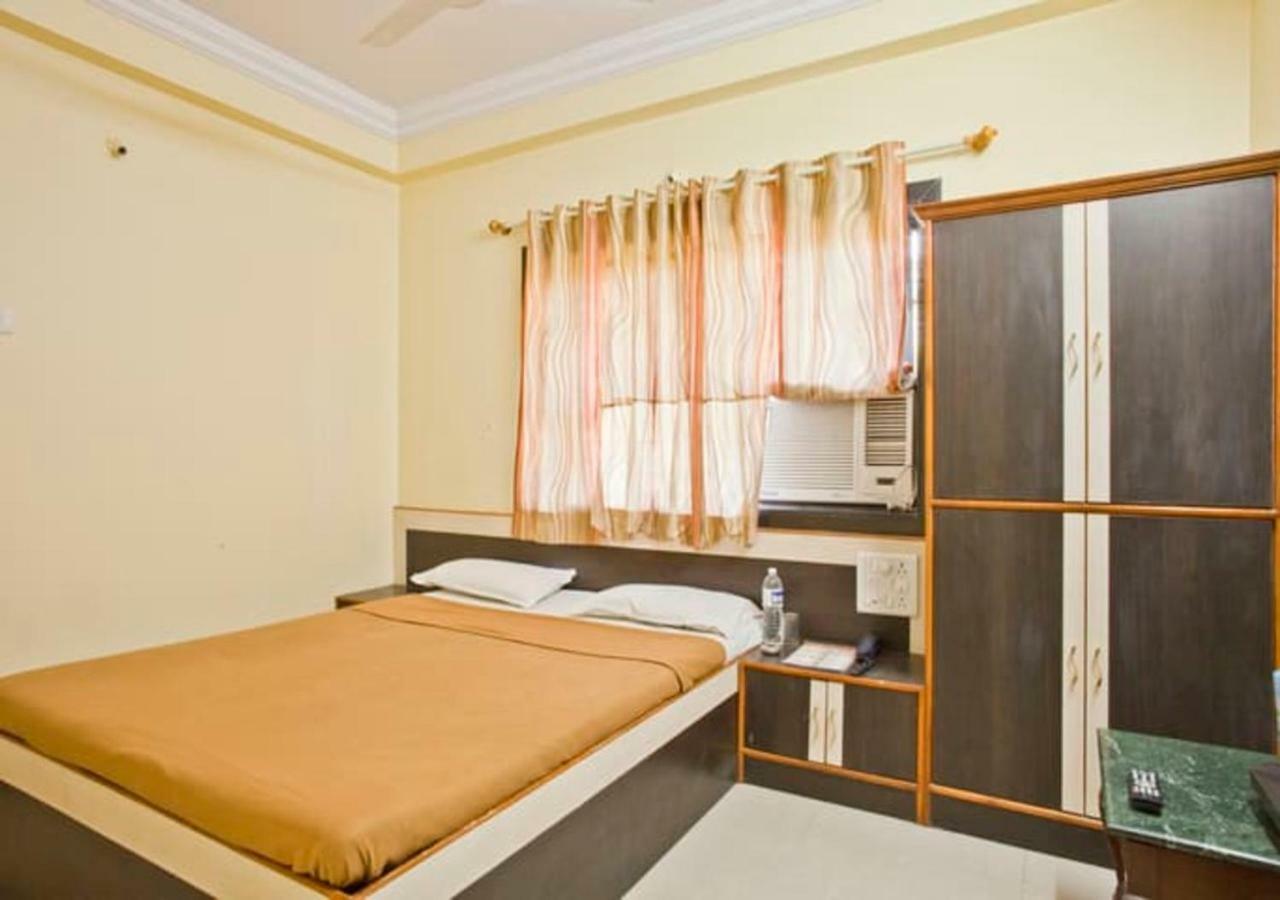Hotel Sai Ganesh Shirdi Esterno foto