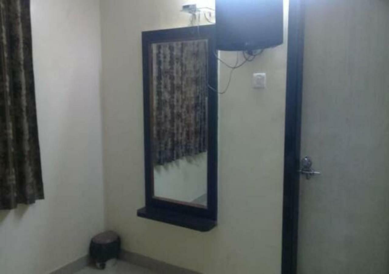 Hotel Sai Ganesh Shirdi Esterno foto