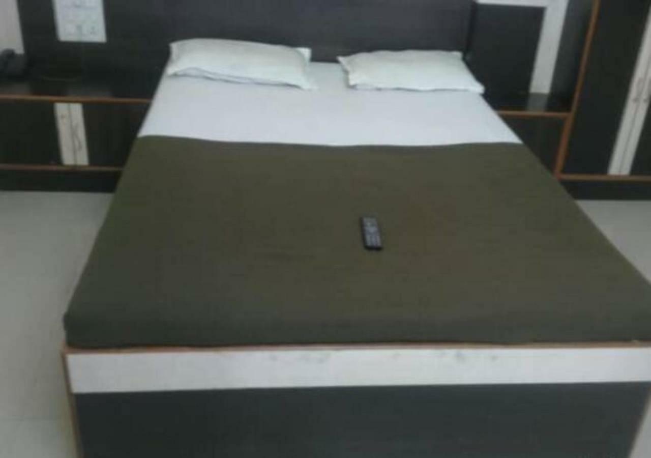 Hotel Sai Ganesh Shirdi Esterno foto