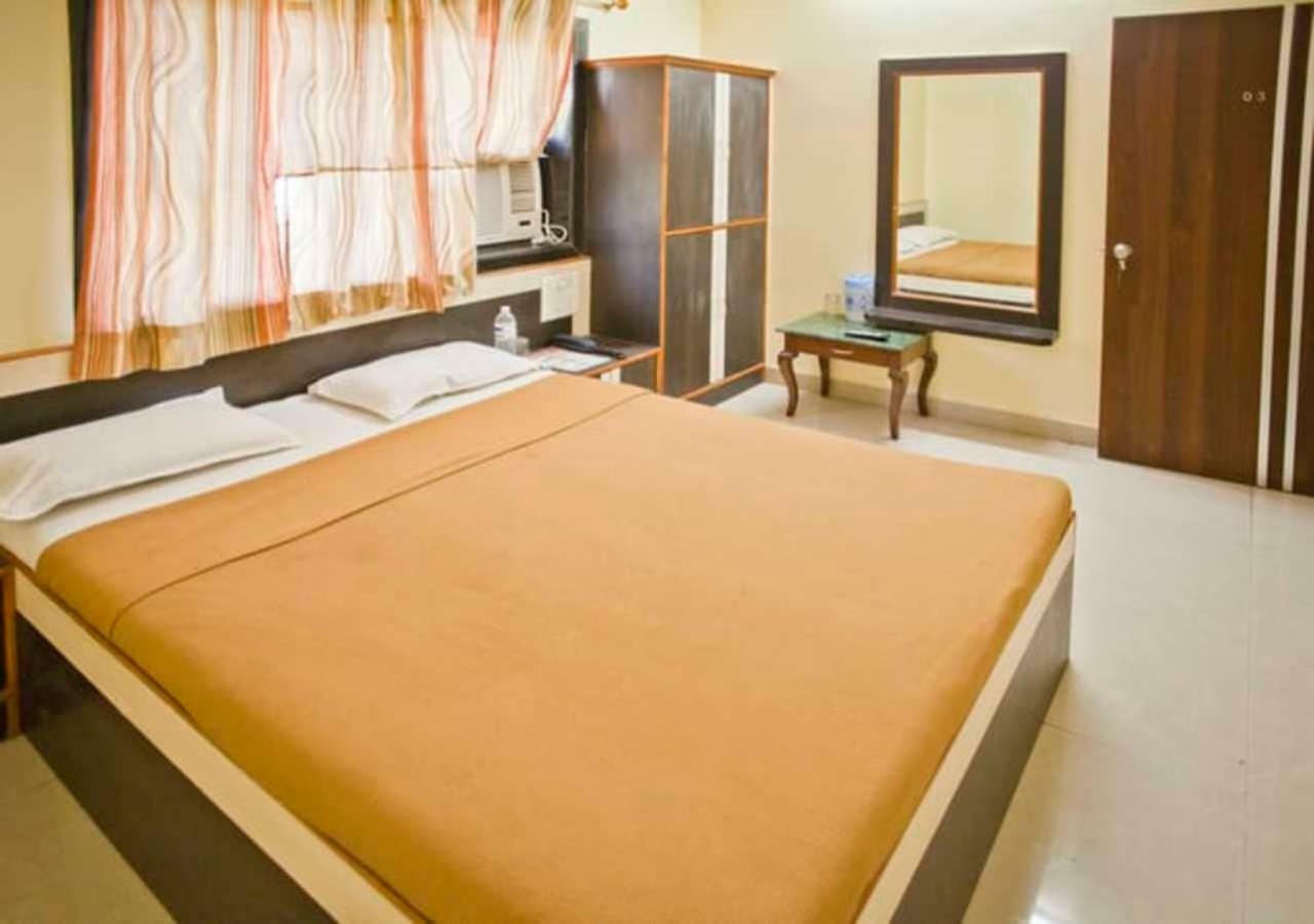 Hotel Sai Ganesh Shirdi Esterno foto